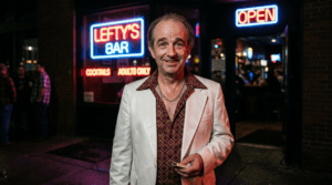 דמותו לש לארי לאפר כפי שמצטיירת לבינה המלאכותית.